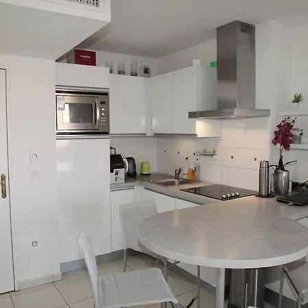 Furnished Air-conditioned 2 Balcony - 6 Min Beaches *
